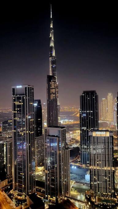 Paramount Tower -rooftop Infinty/burj Khalifa View Апартаменты