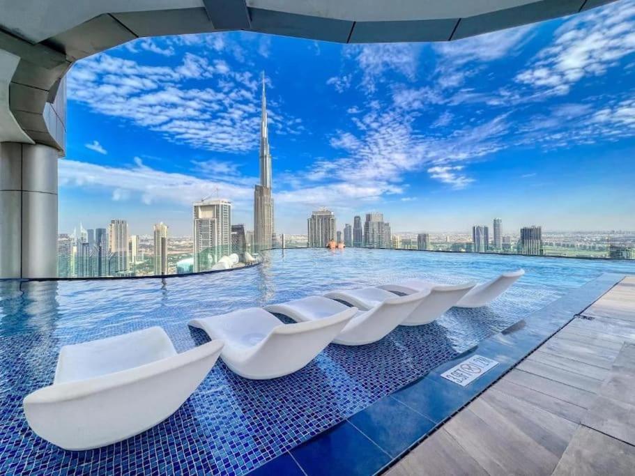 Paramount Tower -rooftop Infinty/burj Khalifa View Apartment *